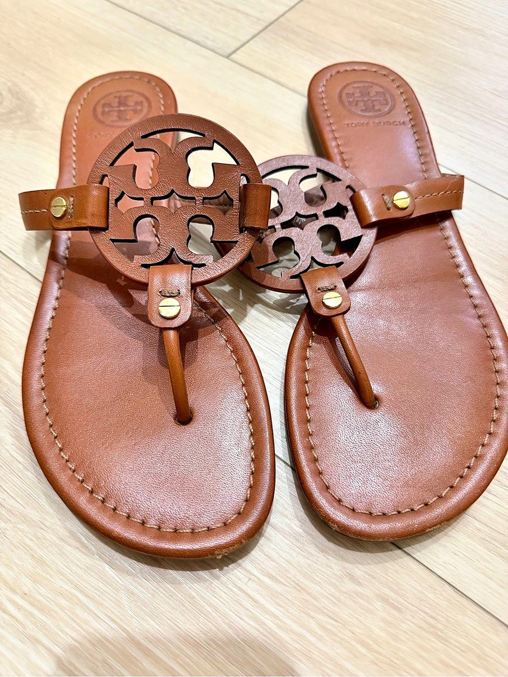 Tory Burch Miller Leather Thong Sandal Leather Thong Sandals in tan